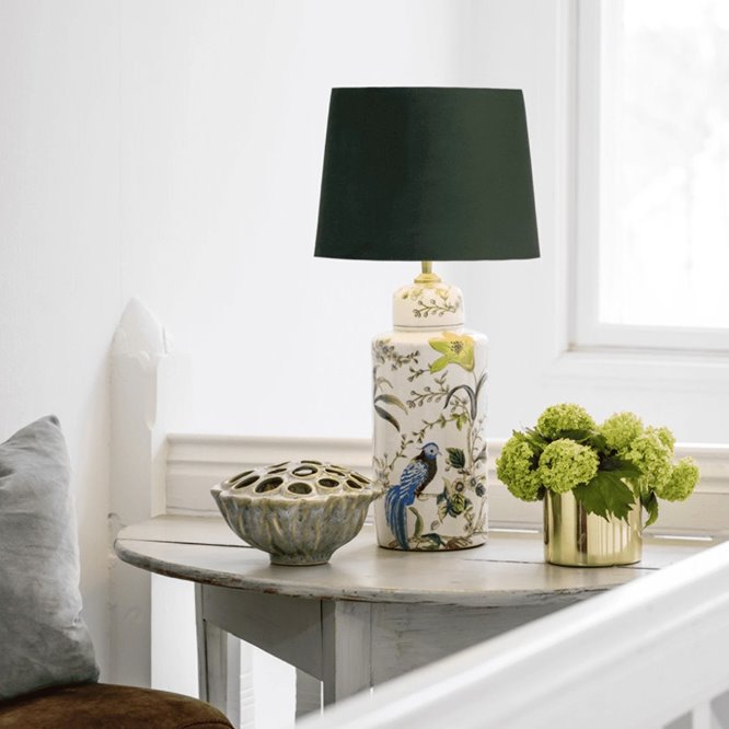 Ceramiczna lampa stołowa vintage w kwiaty z zielonym abażurem
